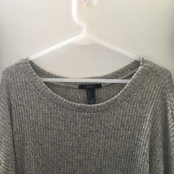 FALL SALE 🍂 Grey lightweight knit sweater - Picture 4 of 5